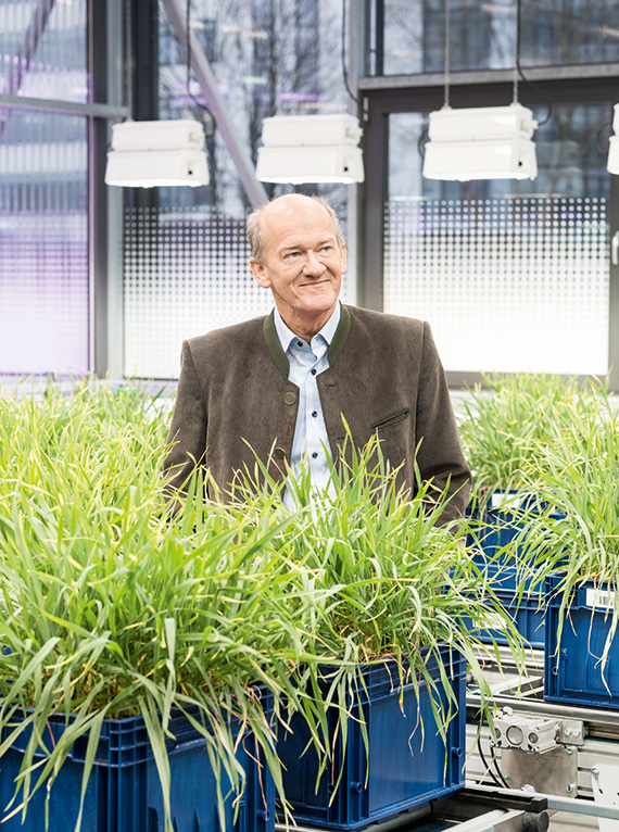 Peter Baur, Head of Competence Center Crop Solution (portrait)